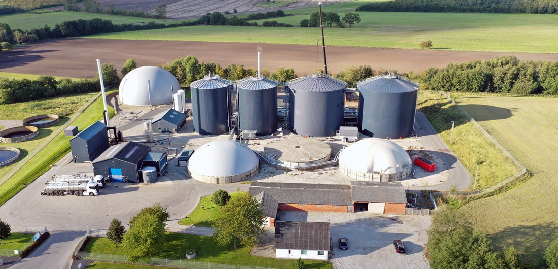 IBC container with mixer, IBC mixer, IBC tank, IBC omrörare, biogasanläggning, flockningsomörare, flocculation, avluftningsbassäng, wwtp